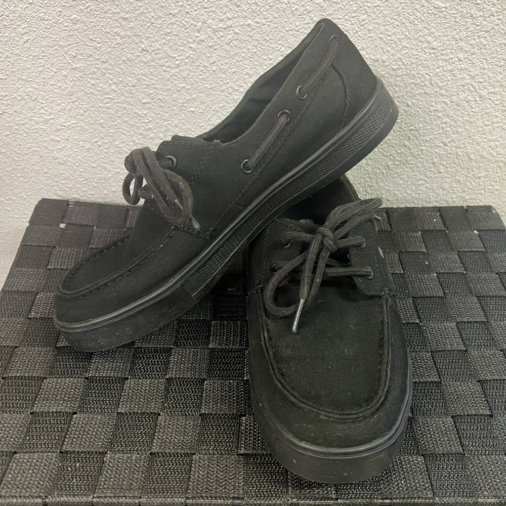 Shoes for crews